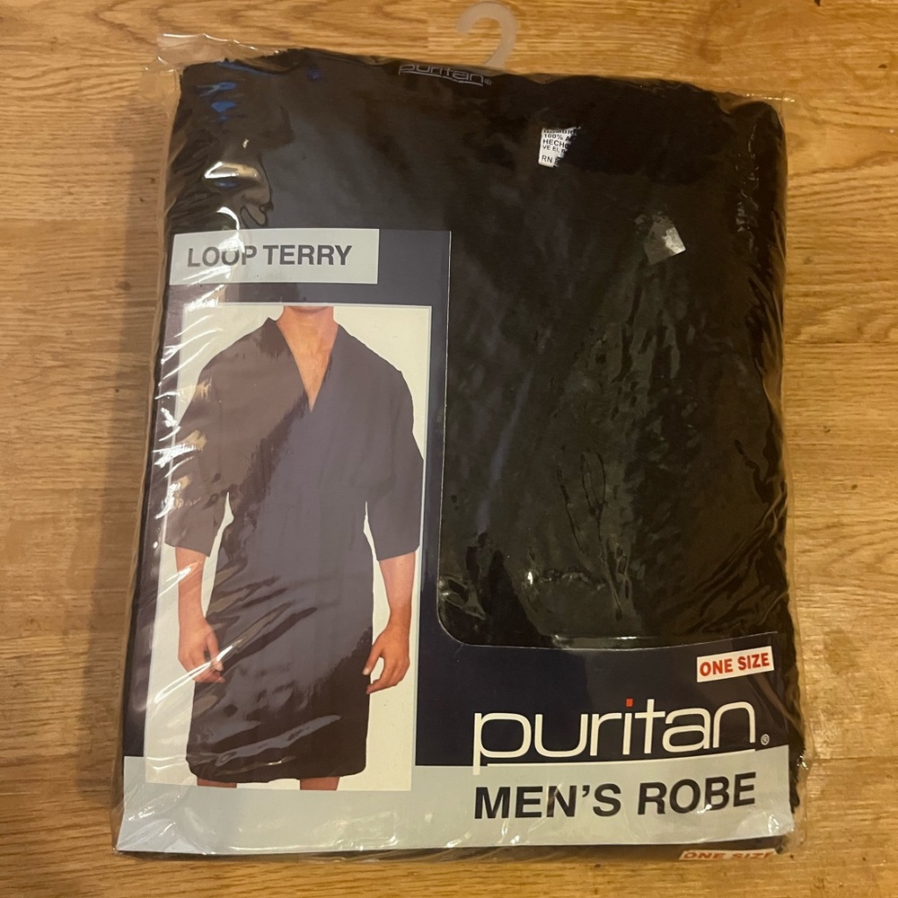 New in package Puritan Navy Men's Robe